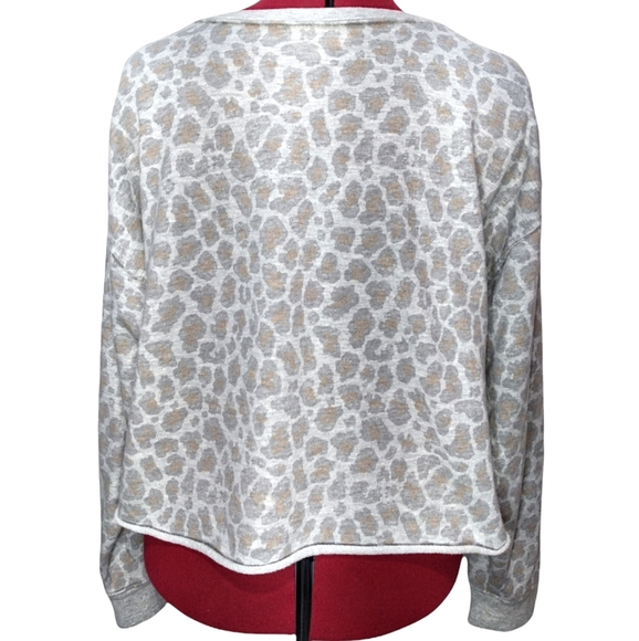 Colsie Leopard Cheetah Print Grey Cropped Oversized Loungewear Sweatshirt Large - Picture 9 of 11